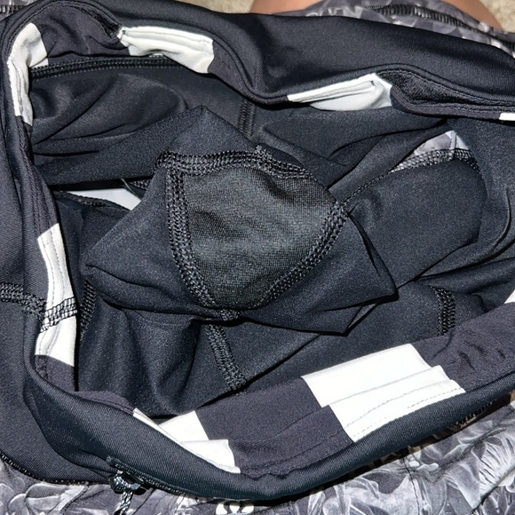 Lululemon Run: Pace Setter Skirt 4wayStretch Flowabunga Black Angel Wing Size 2 - Picture 11 of 13